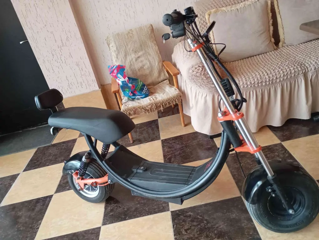 электроскутер