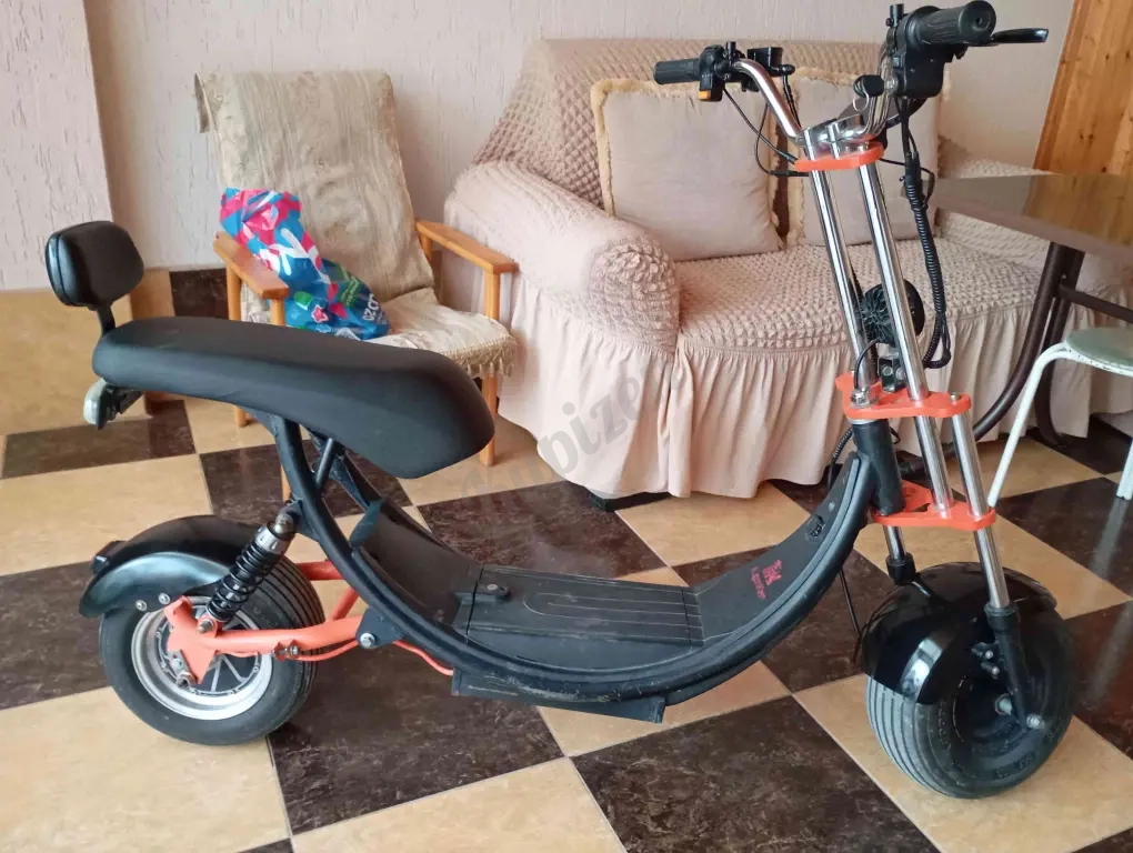 электроскутер