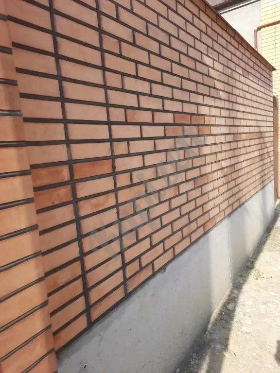 Каменьщик, кладка кирпича.